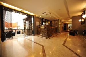 
The lobby or reception area at Hôtel Mermoz
