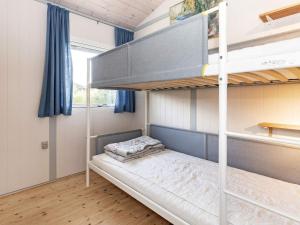 Poschodová posteľ alebo postele v izbe v ubytovaní Holiday home Karrebæksminde LIII