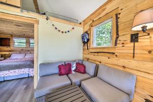 Gallery image of Quaint Oakland Getaway on East Pond Lake! in Waterville