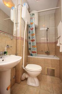 Ванна кімната в Apartments by the sea Ika, Opatija - 3426