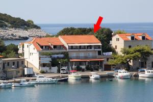 Zdjęcie z galerii obiektu Apartment Zaklopatica 8341c w mieście Lastovo
