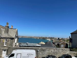 Gallery image of Cozy Penthouse with a terrace!2 minutes to beach! in Newquay