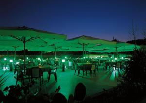 Restoran või mõni muu söögikoht majutusasutuses Hotel Club Clorinda nuova gestione 2024