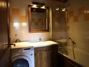 Zdjęcie z galerii obiektu Aussois : Spacieux Appartement 6 Pers. avec Balcon, WiFi et Ascenseur, Proche Centre et Pistes - FR-1-508-281 w mieście Aussois