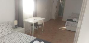 Fotografia z galérie ubytovania C&BLOLA - Habitacion independiente con baño privado y aire acondicionado - Minimo 3 dias v destinácii Puerto Real