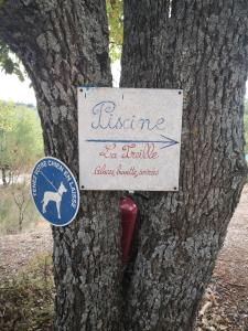 Certificato, attestato, insegna o altro documento esposto da Mes deux Gîtes de l'Ocre