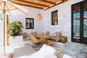 Popločano dvorište ili prostor na otvorenom u objektu CasaCarma III, private pool, boho design, central