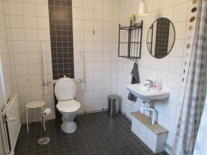 Koupelna v ubytování Hallandsåsen Hostel + 32 fotografií