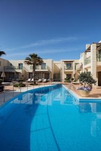 Bazén v ubytování Giannoulis - Grand Bay Beach Resort (Exclusive Adults Only) nebo v jeho okolí + 147 fotografií