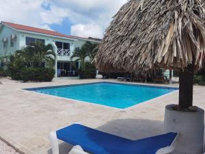The swimming pool at or close to Apartment Lagoon Ocean Resort