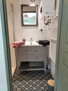 Koupelna v ubytování agréable maison de vacances en Charente-Maritime