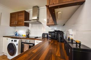 Köök või kööginurk majutusasutuses FREE Parking, 1 bedroom apartment close to HEATHROW