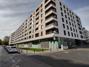 Fotografia z galérie ubytovania Uroczy apartament z miejscem na auto w garażu vo Varšave