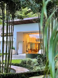 Taman di luar The Haven - Hotel & Spa, - Adults Only