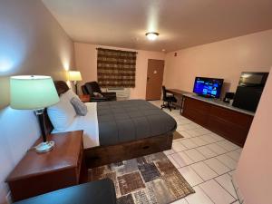 TV a/nebo společenská místnost v ubytování Frazier View Motel
