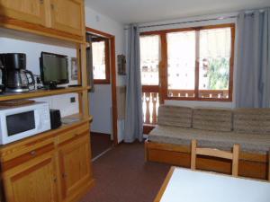 Zdjęcie z galerii obiektu Studio cabine 4 pers. à Valfréjus avec balcon, proche télécabine et écoles de ski - FR-1-561-99 w mieście Modane