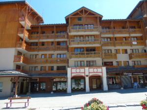 Zdjęcie z galerii obiektu Studio cabine 4 pers. à Valfréjus avec balcon, proche télécabine et écoles de ski - FR-1-561-99 w mieście Modane