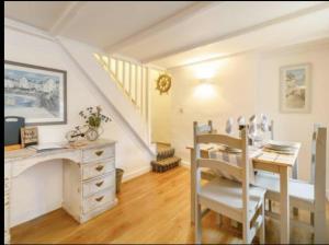 Gallery image of 2-Bed Sleeps 4 Pets welcome Parking in Wadebridge