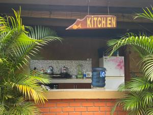 Kuchyň nebo kuchyňský kout v ubytování Krisna Homestay