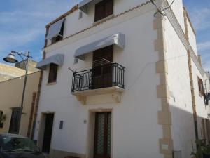 The building in which Az apartmant is located