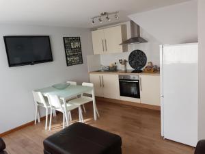 Dapur atau dapur kecil di Bancroft Apartment