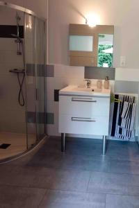 Photo de la galerie de l'établissement Maison avec jardin, à Séné 6 autres photos