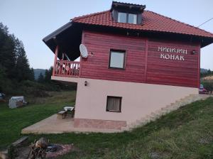 Budova, kde se prázdninový dům nachází