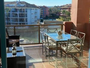 Balkón alebo terasa v ubytovaní Apartamento con terraza sobre La Marina de Sotogrande