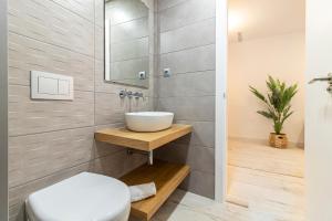 Kúpeľňa v ubytovaní Allo Apartments San Roque Bajo A