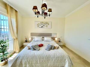 Posteľ alebo postele v izbe v ubytovaní Mirador Panoramic Sea Views - Private villa