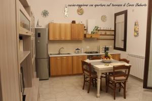 Kuchyň nebo kuchyňský kout v ubytování GUEST HOUSE ZIO MICHELE - CINISI