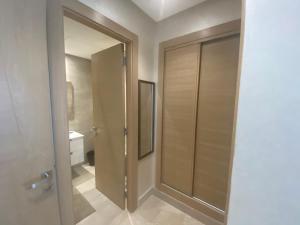 Kúpeľňa v ubytovaní Luxueux Appartement avec Vue Panoramique, Proche de la Gare WELCOME STAY