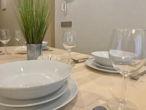 Nápoje v ubytovaní Luxueux Appartement avec Vue Panoramique, Proche de la Gare WELCOME STAY