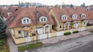 Budova, v ktorej sa apartmán nachádza