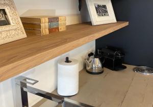 Coffee and tea making facilities at Tecnopolo Fiera Suite