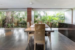 Kebun di luar Wahyu wonderful 4Bd villa with huge garden and 2 pools