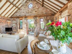 Gallery image of Kingfisher Cottage in Barkston