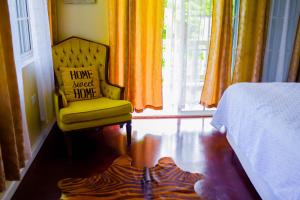 Letto o letti in una camera di Blue Paloma Bed & Breakfast