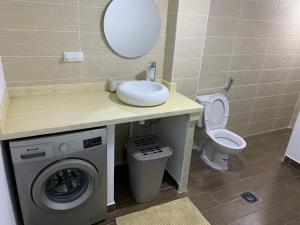 Un baño de Appart de proximité à bayo 14 fotos más