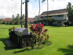 Κήπος έξω από το Partial Oceanview 1BR at Kiahuna Plantation Unit 311