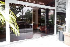 Foto sihtkohas Medan asuva majutusasutuse King's Palace Medan RedPartner galeriist