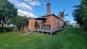O grădină în afara Jack Rodd Cottage