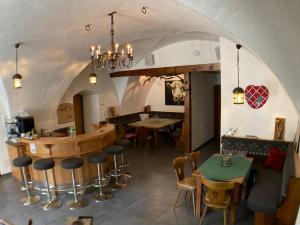 Reštaurácia alebo iné gastronomické zariadenie v ubytovaní Haus Standlgut Rauris -- incl Sommercard