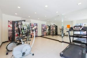 Fitness centrum a/nebo fitness zařízení v ubytování The Amazing Comfortable 2brs 2kms Walking Patong