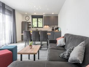 Kuchyňa alebo kuchynka v ubytovaní Family Holiday Home Nest
