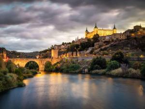 Fotografia z galérie ubytovania Acogedora casa de invitados con piscina compartida v destinácii Toledo