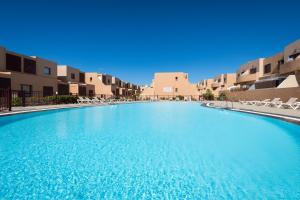 The swimming pool at or close to Home2Book Casa La Pepita 2
