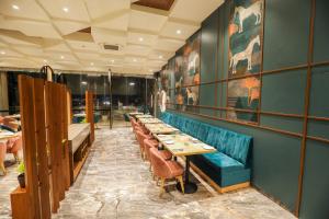 Posezení v ubytování Spree Hotel Aurangabad