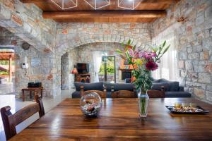 Posedenie v ubytovaní Cretan Residence Villa