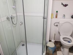 Koupelna v ubytování Kúti Vendégház + 37 fotografií